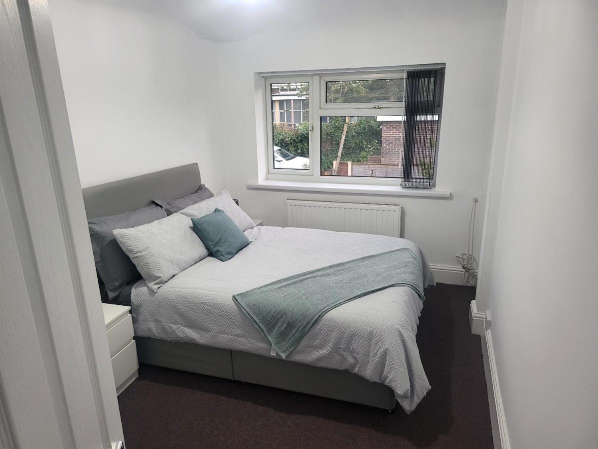 Spacious & Cosy Holiday Home In Manchester Exterior foto